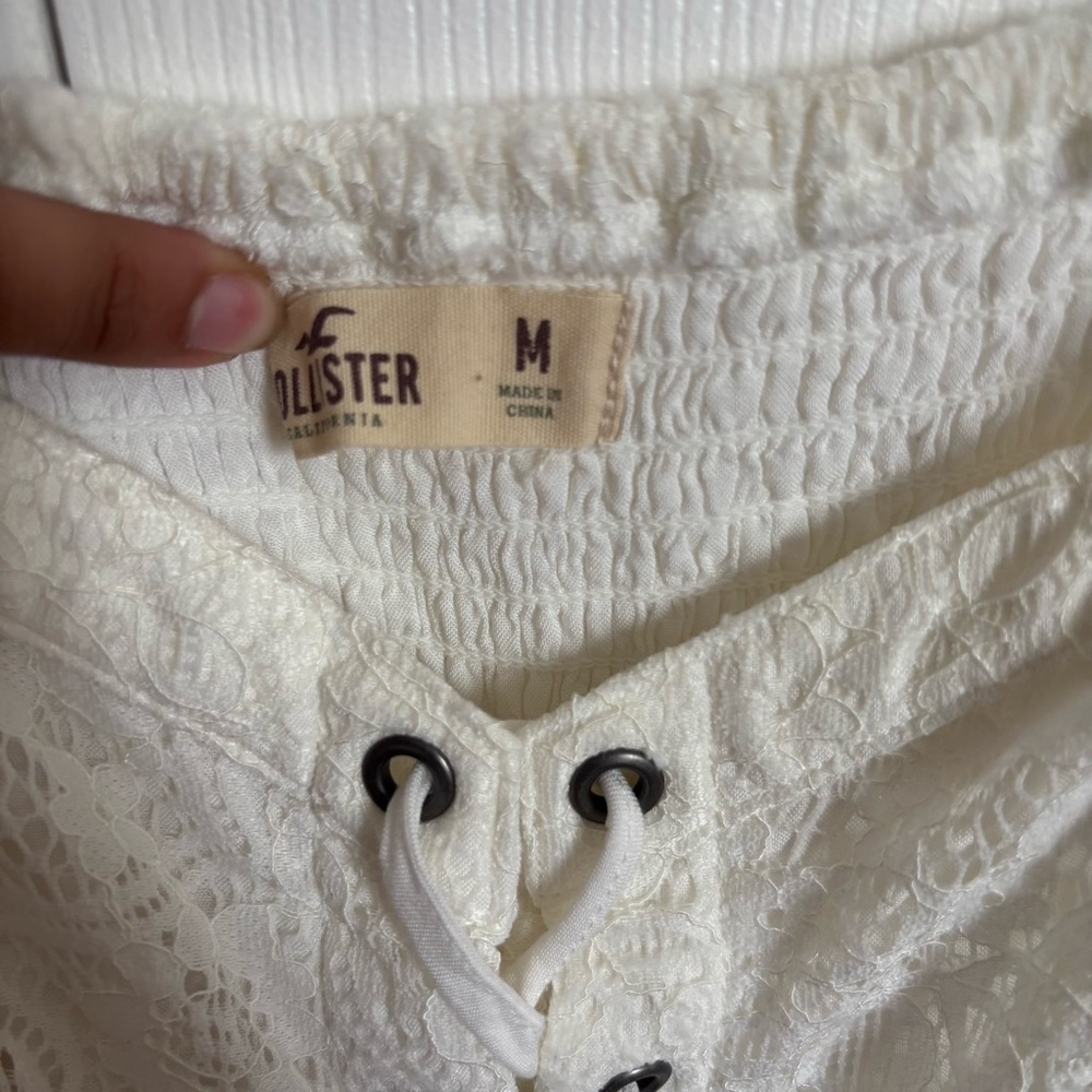 Hollister Lace Romper - Picture 4 of 4